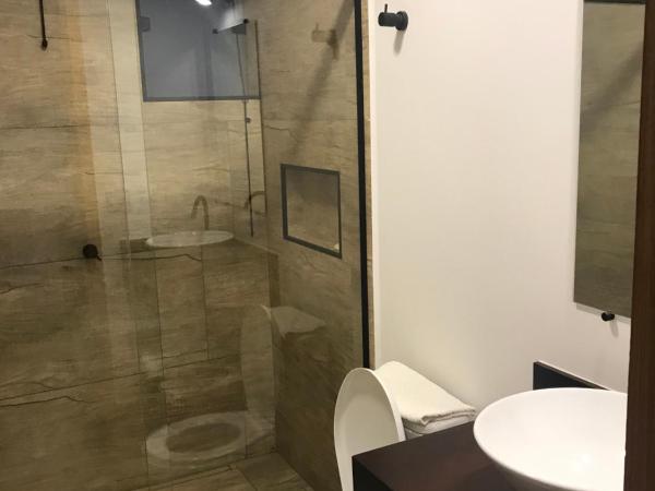 Colonial Hostel : photo 1 de la chambre lit superposé dans dortoir pour femmes 