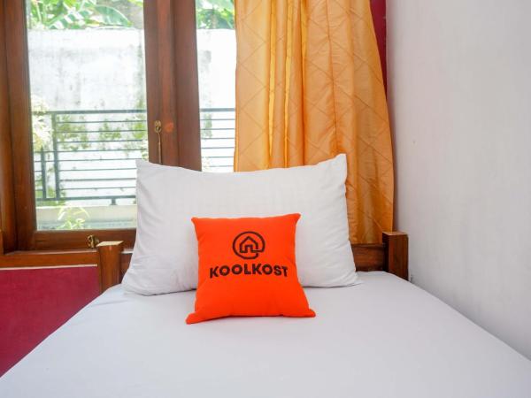 KoolKost Syariah near Malioboro Area : photo 3 de la chambre chambre simple avec salle de bains commune