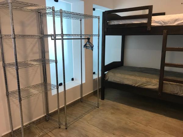 Colonial Hostel : photo 6 de la chambre lit superposé dans dortoir pour femmes 