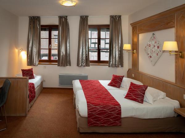 Logis Hôtel De La Cloche : photo 3 de la chambre chambre triple