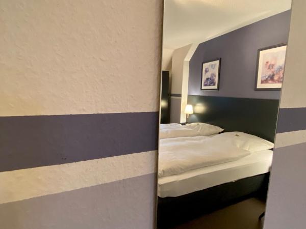 Hotel Kaiserswerth : photo 5 de la chambre chambre double