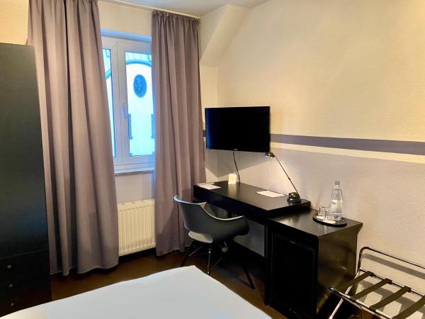 Hotel Kaiserswerth : photo 2 de la chambre chambre double