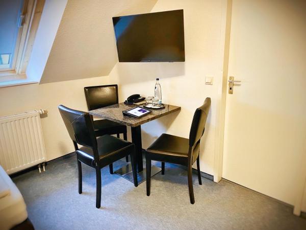 Hotel Kaiserswerth : photo 3 de la chambre chambre triple