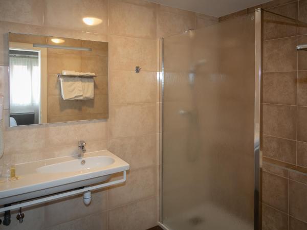 Logis Hôtel De La Cloche : photo 2 de la chambre chambre simple confort