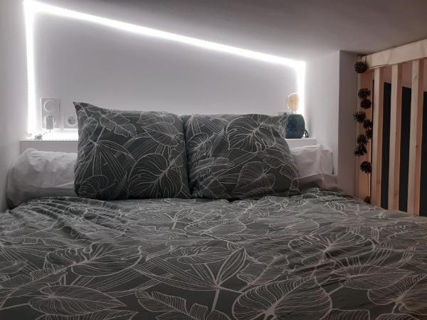 Cale 32 - Chambres d'hôtes : photo 9 de la chambre chambre familiale avec salle de bains privative