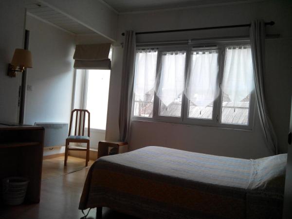 Hôtel Lamartine -Parking Dauphine : photo 7 de la chambre chambre double