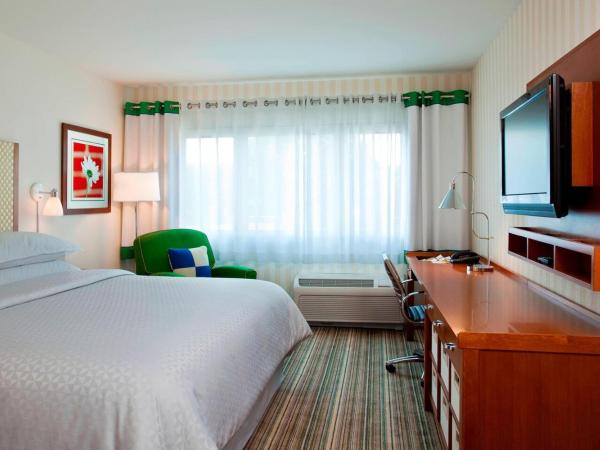 Holiday Inn Express Columbus Airport Easton : photo 2 de la chambre chambre lit king-size standard