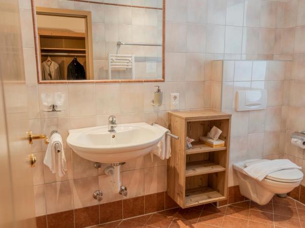 Sweet Cherry - Boutique & Guesthouse Tyrol : photo 10 de la chambre chambre double avec balcon