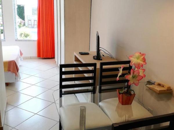 Apart Hotel Margherita : photo 4 de la chambre chambre double - vue sur piscine