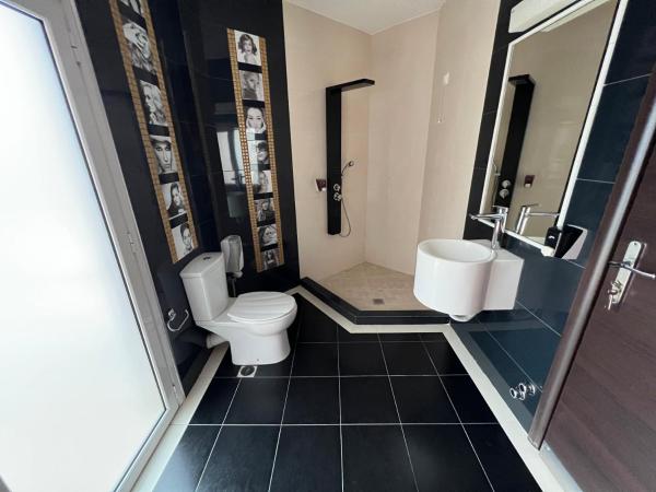 Xcite Hotel Salem : photo 7 de la chambre suite lit king-size - vue sur mer