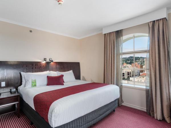 Hotel Grand Chancellor Launceston : photo 7 de la chambre chambre lit king-size exécutive