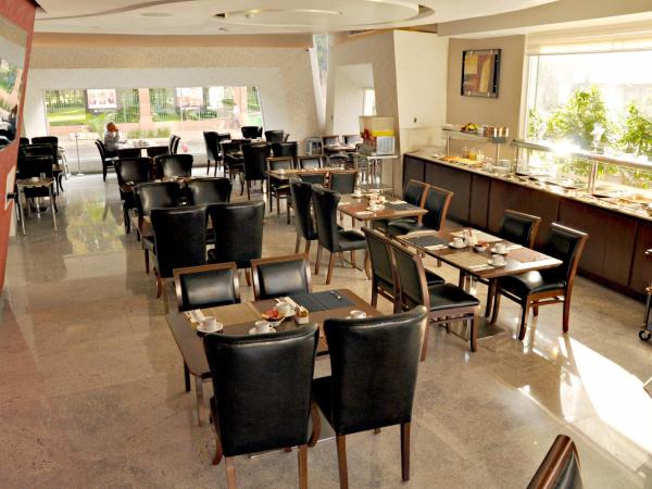 Hotel Real Alameda de Queretaro : photo 4 de la chambre suite double standard