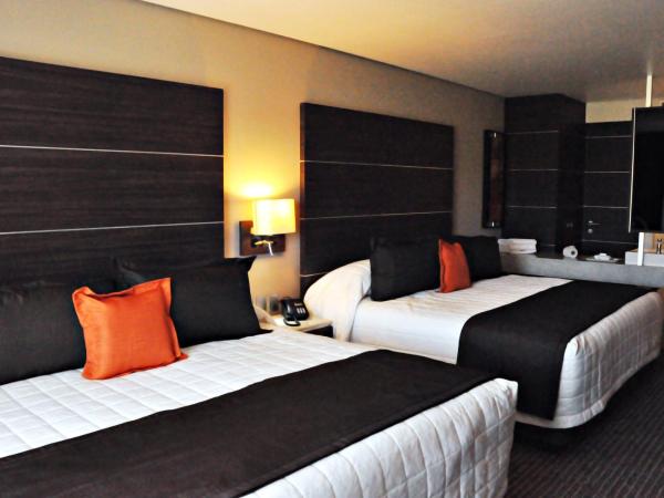 Hotel Real Alameda de Queretaro : photo 1 de la chambre suite familiale