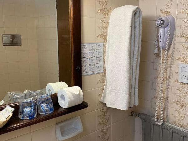 Hotel Concorde : photo 8 de la chambre chambre triple - vue sur lac