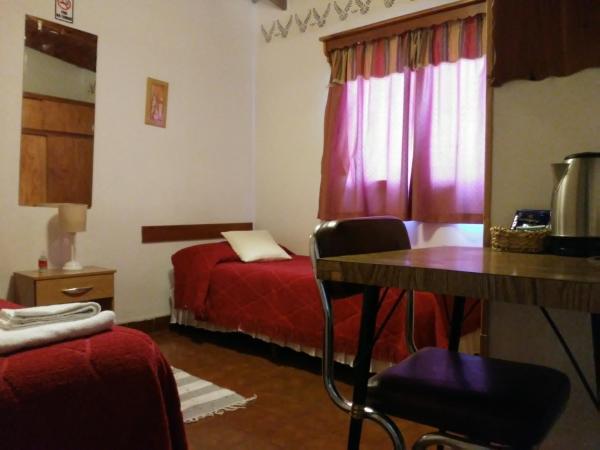 Residencial Sissus : photo 5 de la chambre chambre lits jumeaux avec salle de bains privative séparée