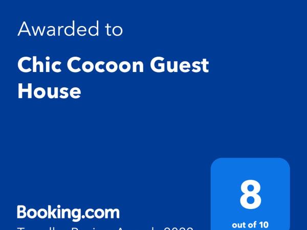 Chic Cocoon Guest House : photo 1 de la chambre chambre double deluxe avec balcon