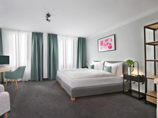 Hotel Rotkreuzplatz : photo 1 de la chambre chambre double supérieure