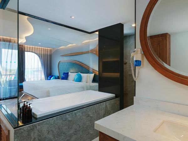 The Oceanic Sportel Phuket - SHA Extra Plus : photo 4 de la chambre chambre lit king-size
