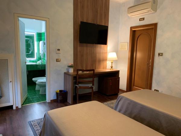 Hotel Roma : photo 8 de la chambre chambre lits jumeaux