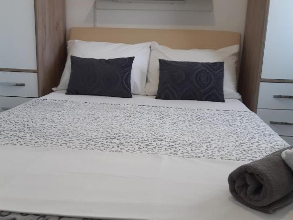 Guest House Sonja : photo 5 de la chambre chambre double - vue sur jardin