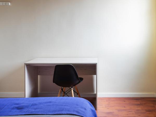 Purple Nest Hostel : photo 3 de la chambre chambre double avec salle de bains commune