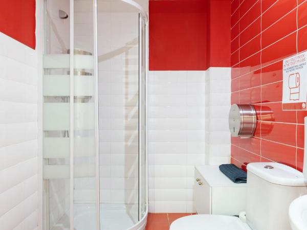 Purple Nest Hostel : photo 4 de la chambre chambre double avec salle de bains privative