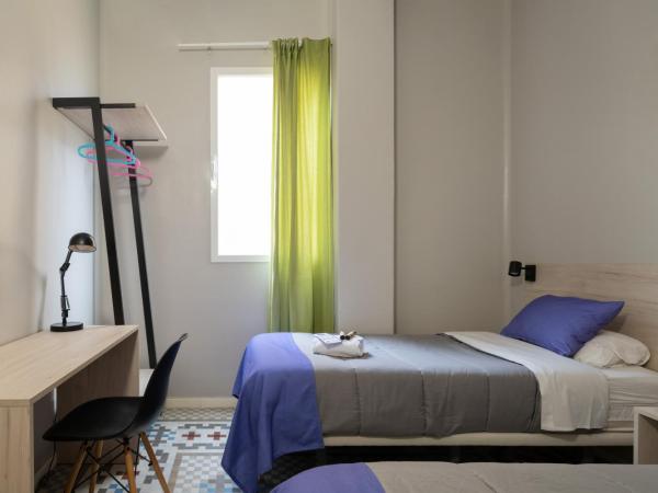Purple Nest Hostel : photo 5 de la chambre chambre lits jumeaux avec toilettes communes