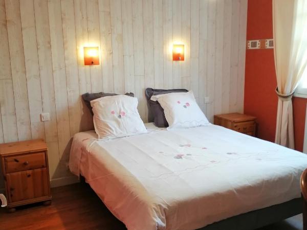 moulin de la lande : photo 2 de la chambre chambre double - vue sur jardin