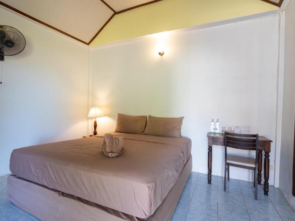 Gooddays Lanta Beach Resort SHA : photo 1 de la chambre bungalow avec ventilateur