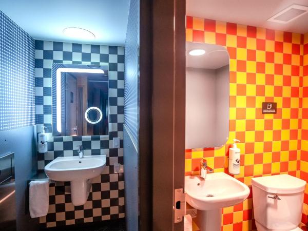 Pangea Pod Hotel : photo 6 de la chambre capsule simple en mezzanine