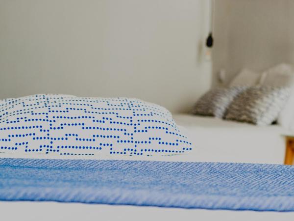 Residencial Avenida : photo 9 de la chambre chambre triple avec balcon