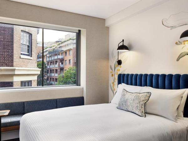 Aiden by Best Western Darling Harbour : photo 1 de la chambre chambre lit queen-size - vue sur rue - non-fumeurs