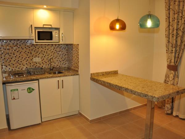 Almera Park Apart Hotel : photo 2 de la chambre appartement 1 chambre (4 adultes)