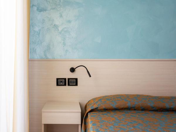 Hotel Golf ***S : photo 5 de la chambre chambre double ou lits jumeaux avec balcon