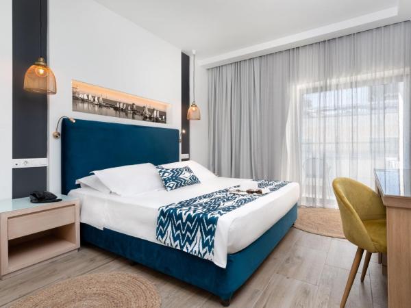 Mercure Rhodes Alexia Hotel & Spa : photo 1 de la chambre chambre lit king-size classique avec balcon