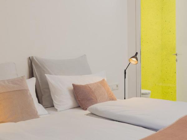 Marktbar Studios - Boutique Aparthotel : photo 8 de la chambre chambre lits jumeaux