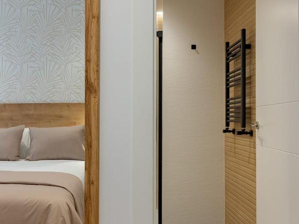 Room4You Oviedo by Asturias Holidays : photo 5 de la chambre chambre double avec salle de bains privative