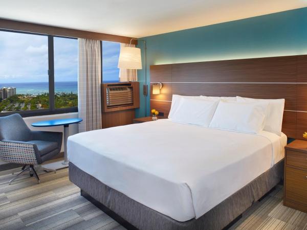 Holiday Inn Express Waikiki, an IHG Hotel : photo 2 de la chambre chambre king standard avec vue sur océan