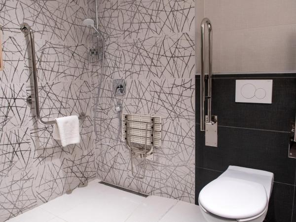 Sungarden Wellness Hotel Siófok : photo 4 de la chambre chambre double ou lits jumeaux - accessible aux personnes à mobilité réduite