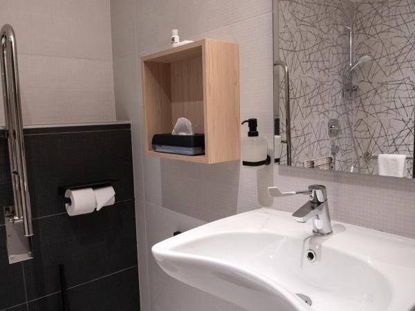 Sungarden Wellness Hotel Siófok : photo 3 de la chambre chambre double ou lits jumeaux - accessible aux personnes à mobilité réduite