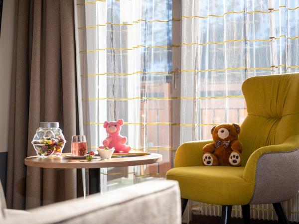 Sunstar Hotel Arosa : photo 2 de la chambre chambre familiale avec balcon