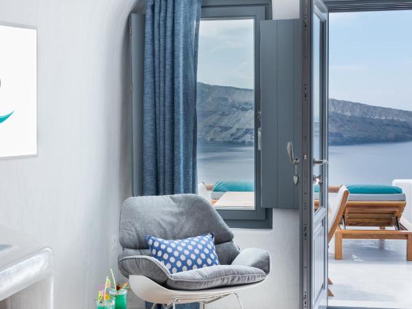 Maregio Suites : photo 9 de la chambre suite lune de miel avec petite piscine extérieure chauffée avec jets