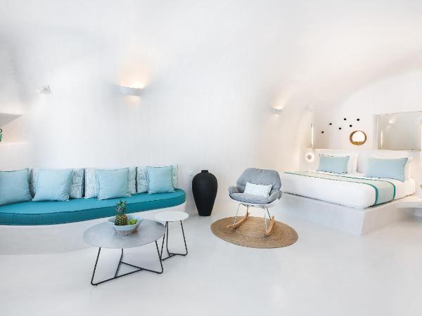 Maregio Suites : photo 6 de la chambre suite deluxe avec petite piscine extérieure chauffée avec jets