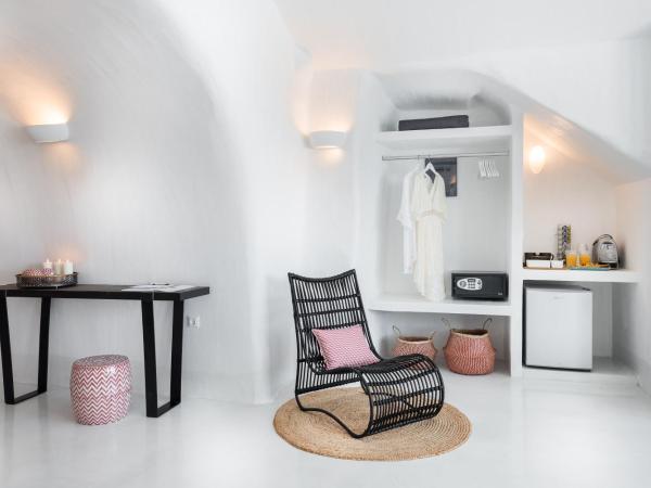 Maregio Suites : photo 9 de la chambre suite senior avec bain à remous extérieur