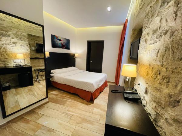 Central Hotel : photo 1 de la chambre chambre familiale