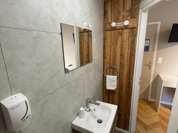 Hotel Les Chênes : photo 2 de la chambre chambre double standard