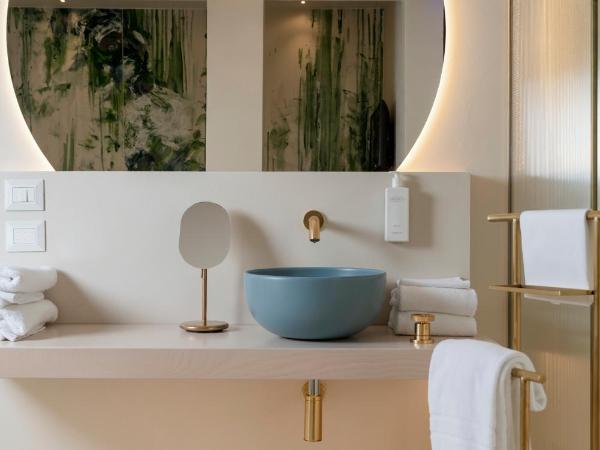 Demo Hotel Design Emotion : photo 6 de la chambre suite lit queen-size