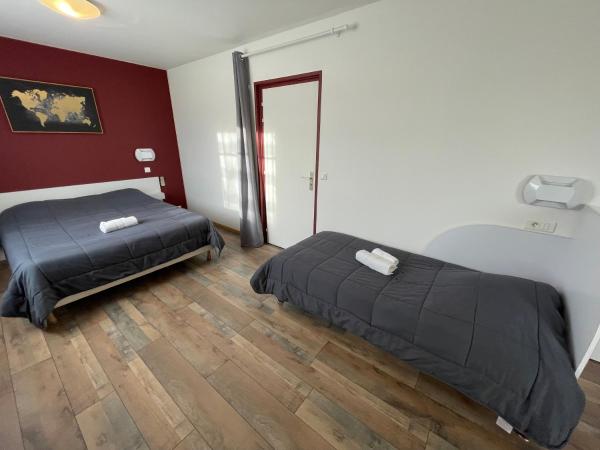 Hotel Les Chênes : photo 2 de la chambre chambre familiale supérieure