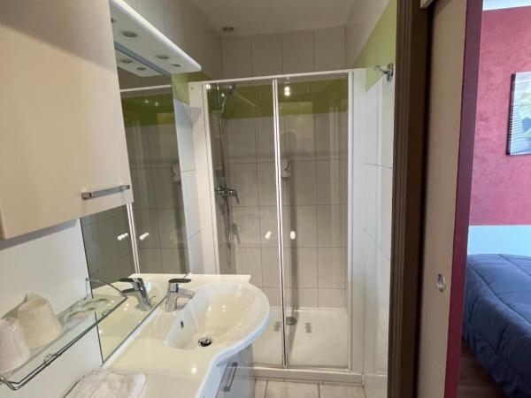 Hotel Les Chênes : photo 3 de la chambre chambre familiale supérieure