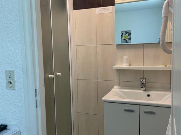 Hotel Les Chênes : photo 6 de la chambre chambre double supérieure climatisée